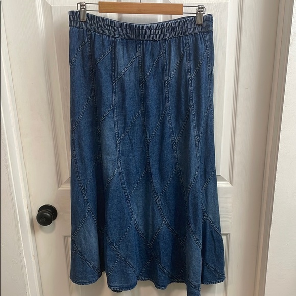 Women’s Denim Maxi A-Line Skirt - Picture 2 of 3